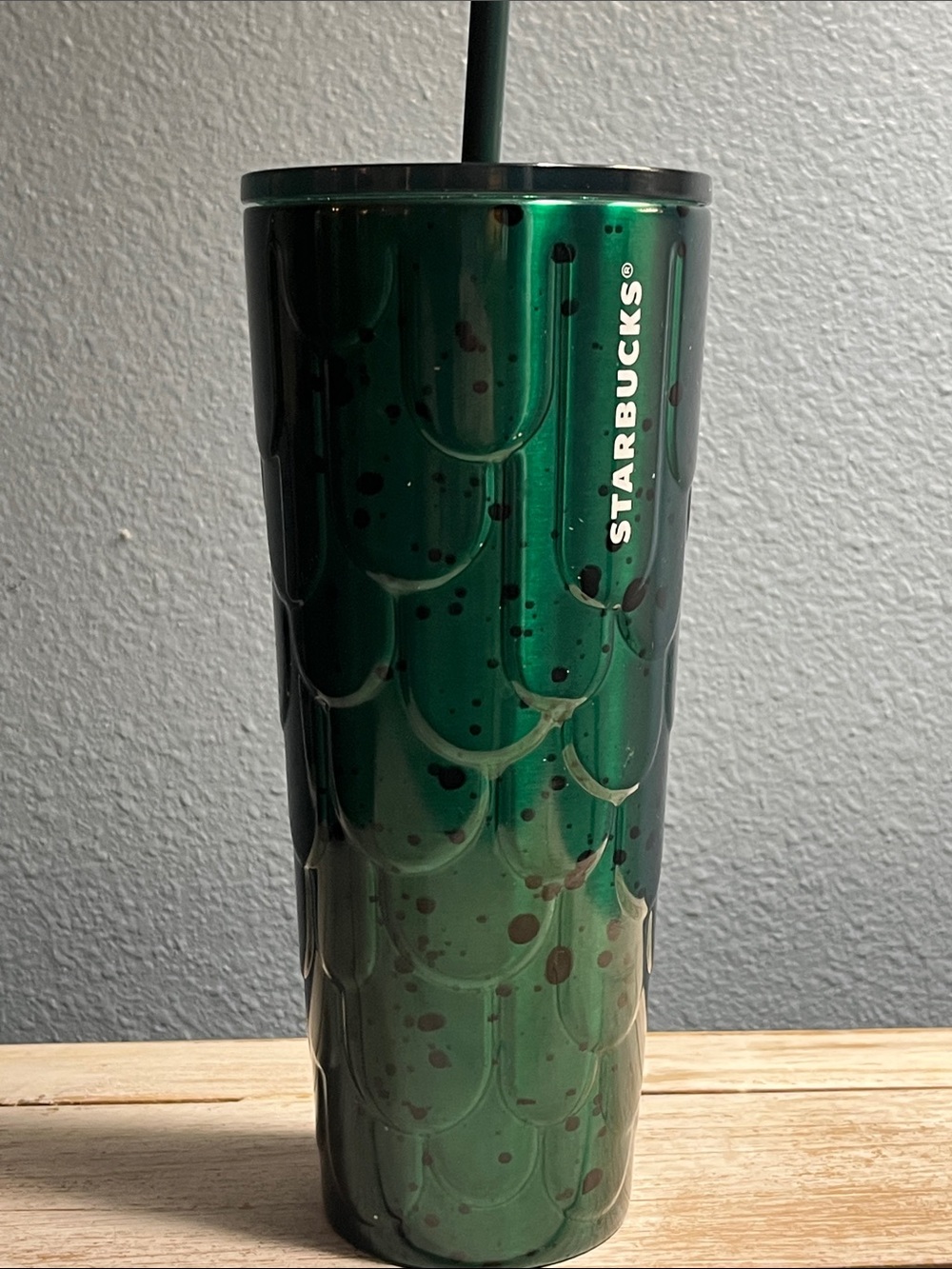 Starbucks 24 Oz  Metal Green Ombre Scalloped Tumbler with Straw